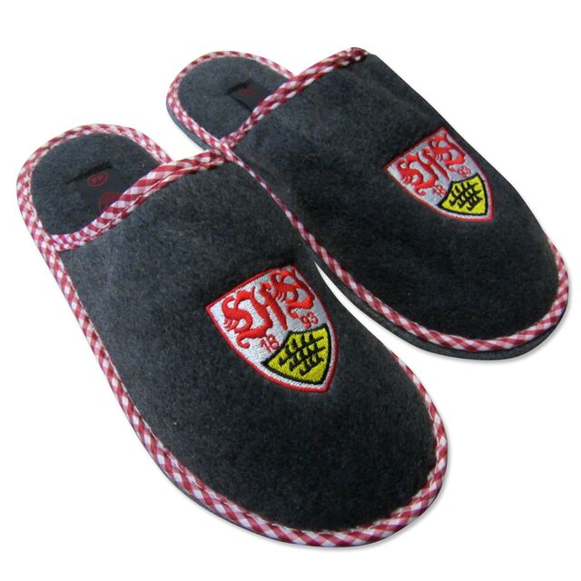 graue Filz-Pantoffeln mit weiß-rot kariertem Rand und VfB Wappen