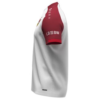 Seitenansicht des weiß-roten Trainingsshirts 25/26 mit LBBW auf dem Ärmel
