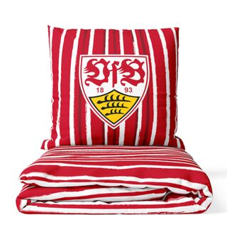 zusammengelegte rote Bettwäsche mit weißen Streifen und VfB Wappen