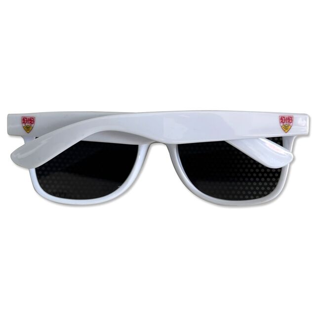 weiße Sonnenbrille von hinten mit VfB Wappen am Brillenrahmen