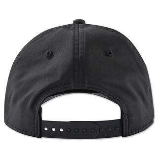 schwarze Rückseite der Kappe mit Snapback zur Größeneinstellung