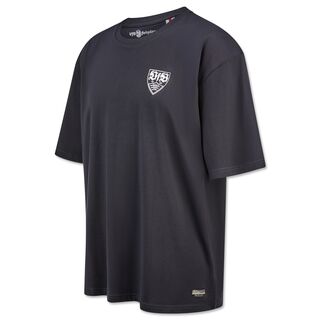 schwarzes T-Shirt mit weißem VfB Wappen auf der Brust