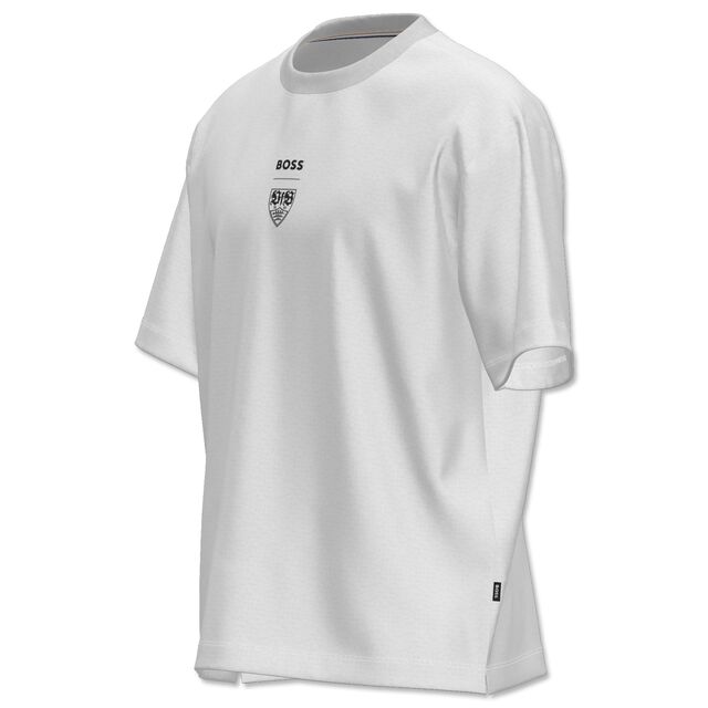 weißes T-Shirt mit kleinem BOSS Schrifzug und darunter das VfB Wappen