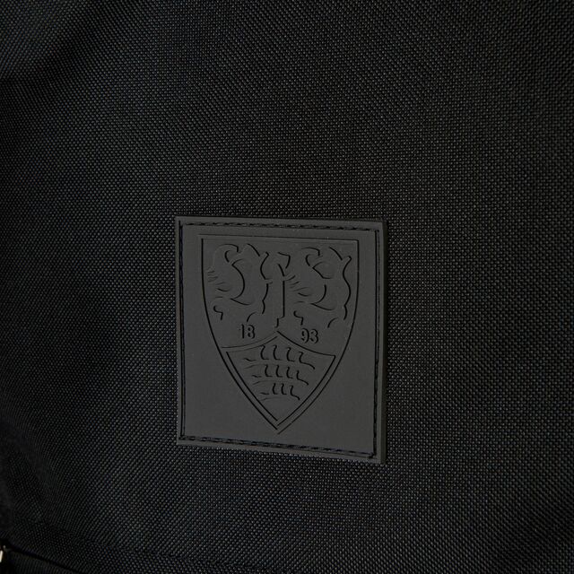 Nahaufnahme des schwarzen VfB Wappens auf dem VfB Rucksack Wappen Sport