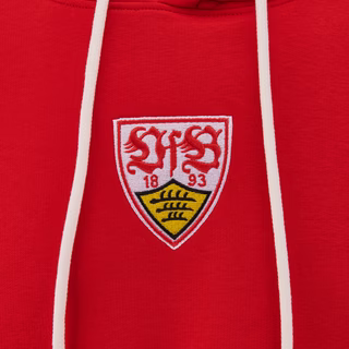 Nahaufnahme des VfB Wappens auf dem Hoodie
