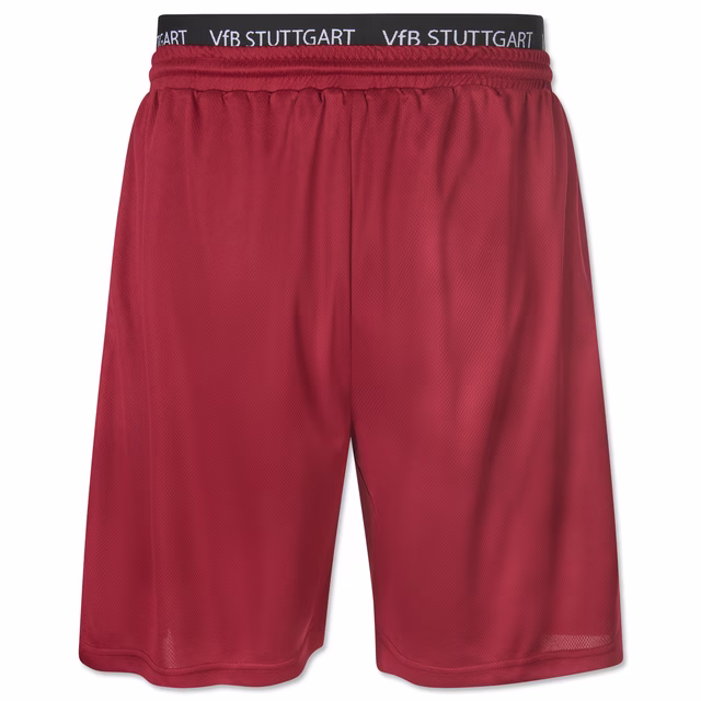rote Rückseite der VfB Sportshorts mit schwarzem Band oben mit der Aufschrift VfB Stuttgart