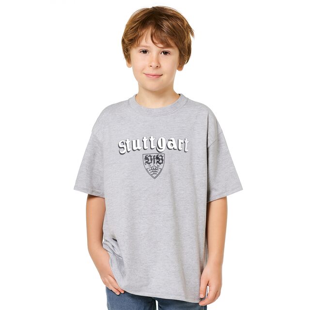 Kids T-Shirt in hellgrau mit weißem Stuttgart Schriftzug und schwarzem VfB Wappen 