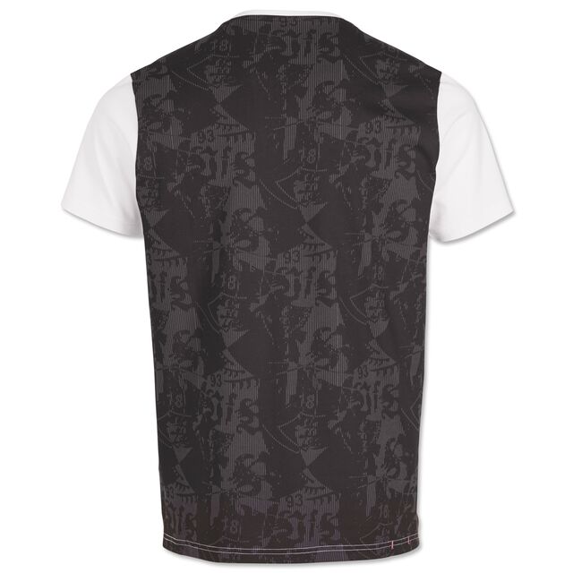 Rückseite des T-Shirts mit dunklem VfB Camouflage Muster und weißen Ärmeln