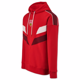 roter Hoodie mit dunkelroten und weißen Details sowie VfB Wappen auf der Vorderseite