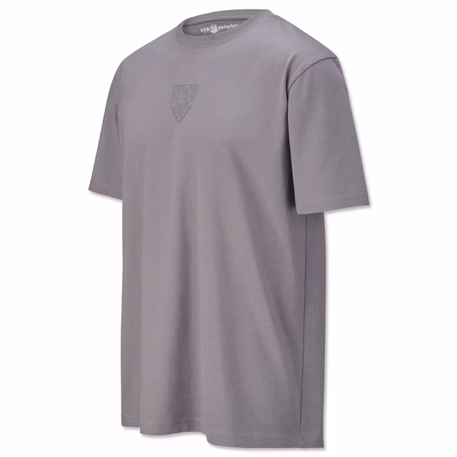 graues T-Shirt mit grauem VfB Wappen in der Mitte 