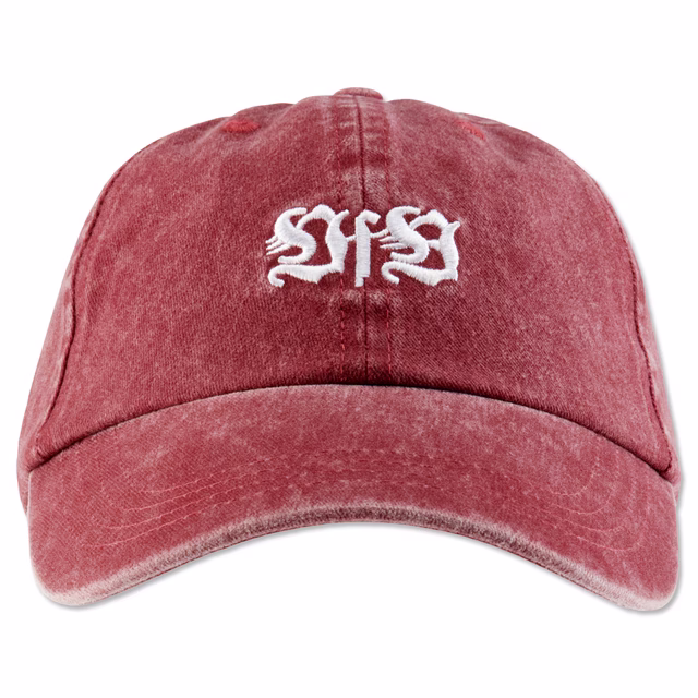 Cap in verwaschenem rot mit VfB Schriftzug in der Mitte 