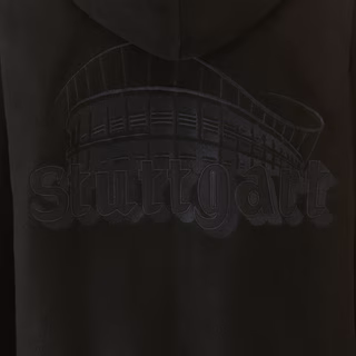 Nahaufnahme der schwarzen Grafik des Stadions und dem Schriftzug Stuttgart auf der Jacke