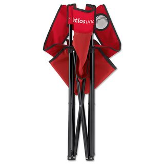 roter Campingstuhl zusammengeklappt