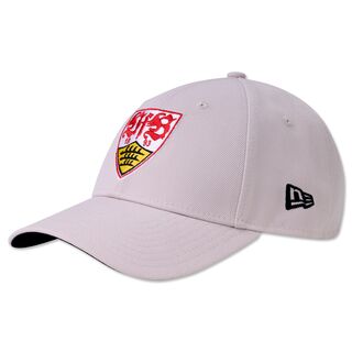 beigefarbene Kappe mit VfB Wappen auf der Vorderseite und New Era Logo an der Seite