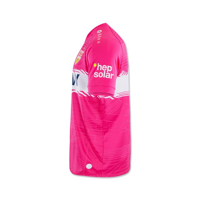 Seitenansicht des pinken VfB Torwarttrikots 25/26 mit hep solar auf der Brust