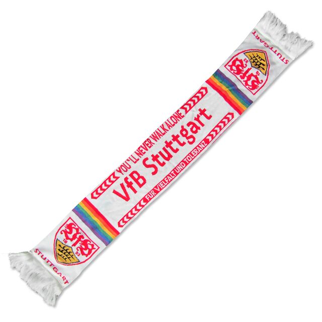 weißer Schal mit Regenbogenflagge und der Aufschrift You'll never walk alone VfB Stuttgart für Vielfalt und Toleranz