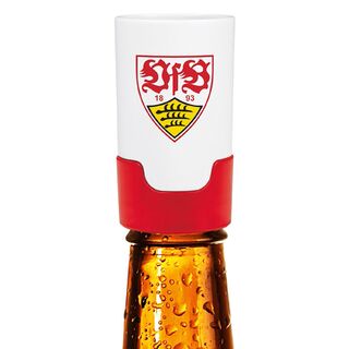 Flaschenaufsatz in Weiß und Rot mit dem VfB Wappen, angebracht auf einer Flaschenöffnung