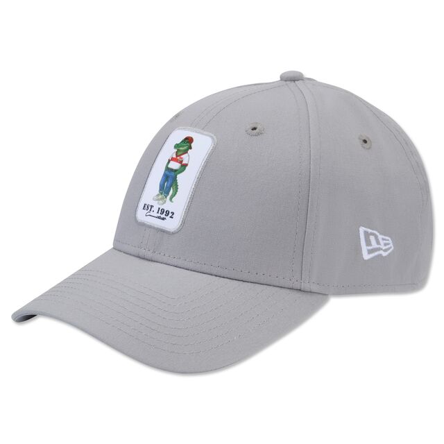 Graue Cap mit Grafik von Fritzle in Jeans 