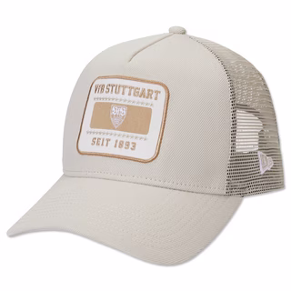 beigefarbene Cap mit Aufschrift VfB Stuttgart seit 1893 und VfB Wappen auf der Vorderseite