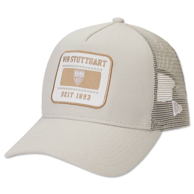 beigefarbene Cap mit Aufschrift VfB Stuttgart seit 1893 und VfB Wappen auf der Vorderseite