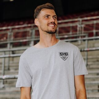 Vorderseite T-Shirt, getragen von Pascal Stenzel 