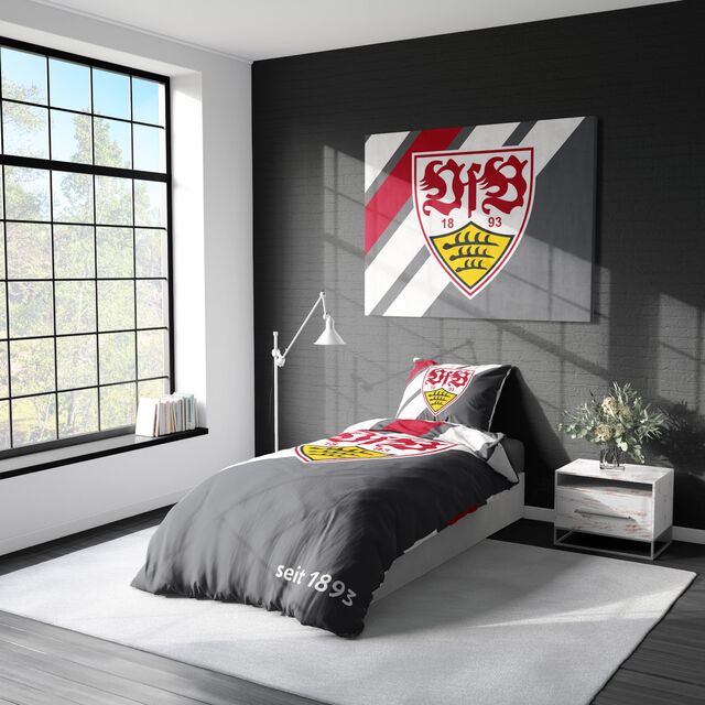 Bett bezogen mit der VfB Bettwäsche Wappen grau