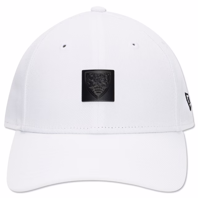 Weiße Cap mit VfB Wappen in anthrazit 
