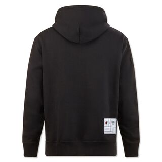 schwarze Rückseite des Hoodies mit Champion x VfB Logo unten