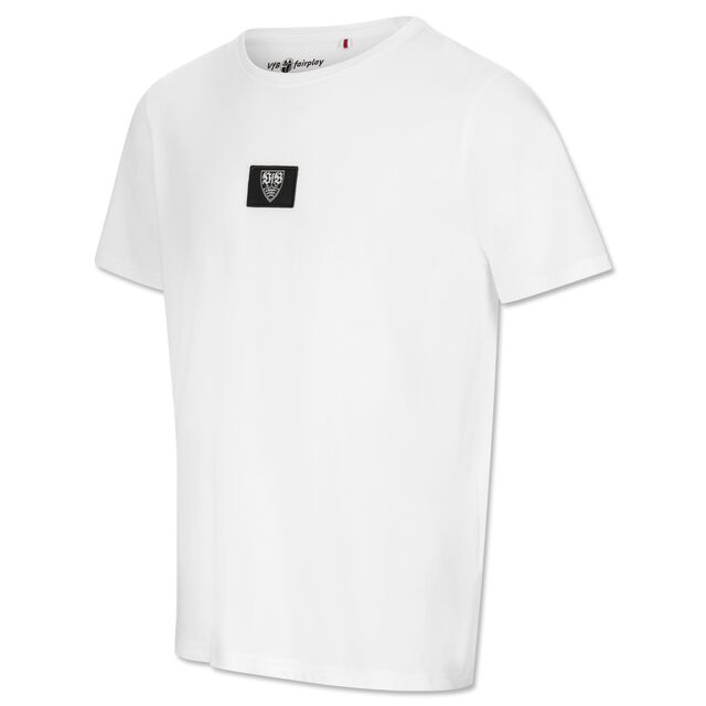 weißes T-Shirt mit kleinem VfB Wappen auf schwarzem Hintergrund in der Mitte 