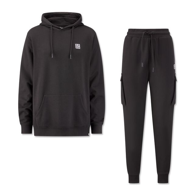 zweiteiliger schwarzer Jogginganzug aus Hoodie und Hose mit kleinem weißen Criss Cross Symbol
