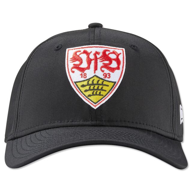 schwarze Kappe mit VfB Wappen auf der Vorderseite
