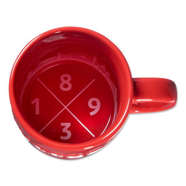 Innenseite der Tasse mit den Ziffern 1893 in Kreuzform