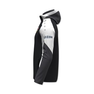 Seitenansicht der schwarz-weißen Kapuzenjacke 25/26 mit LBBW auf dem Ärmel