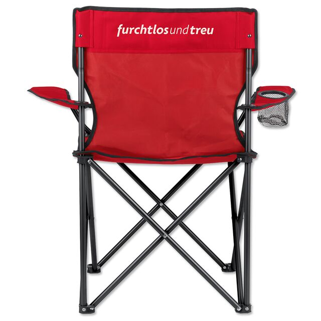 roter Campingstuhl von hinten mit der Aufschrift furchtlos und treu