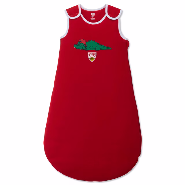 roter Baby Schlafsack mit schlafendem Fritzle und kleinem VfB Wappen auf der Vorderseite