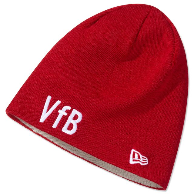 rote Beanie mit Aufschrift VfB und New Era Logo