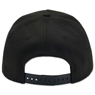 schwarze Rückseite der Cap mit Snapback zur Größeneinstellung