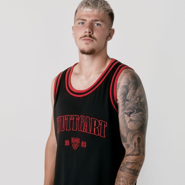 Tanktop in schwarz mit rotem Stuttgart Schriftzug, VfB Wappen und 1893.