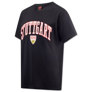 schwarzes T-Shirt mit Aufschrift Stuttgart im College-Look und dem VfB Wappen