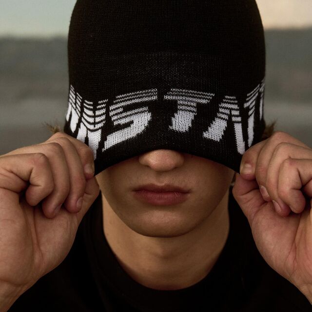 VfB reversible beanie Y2K 