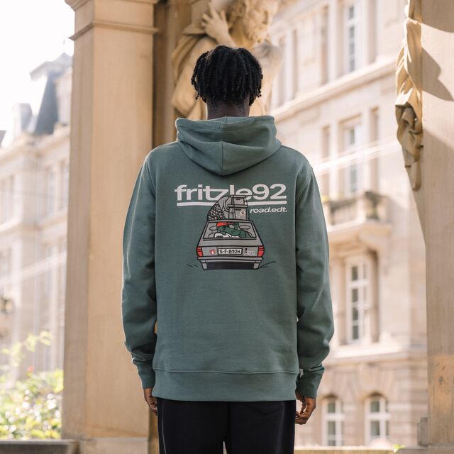 VfB Hoodie Fritzle unterwegs