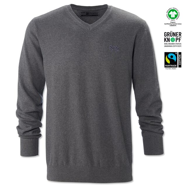 grauer Strickpullover mit kleinem VfB Schriftzug auf der Brust
