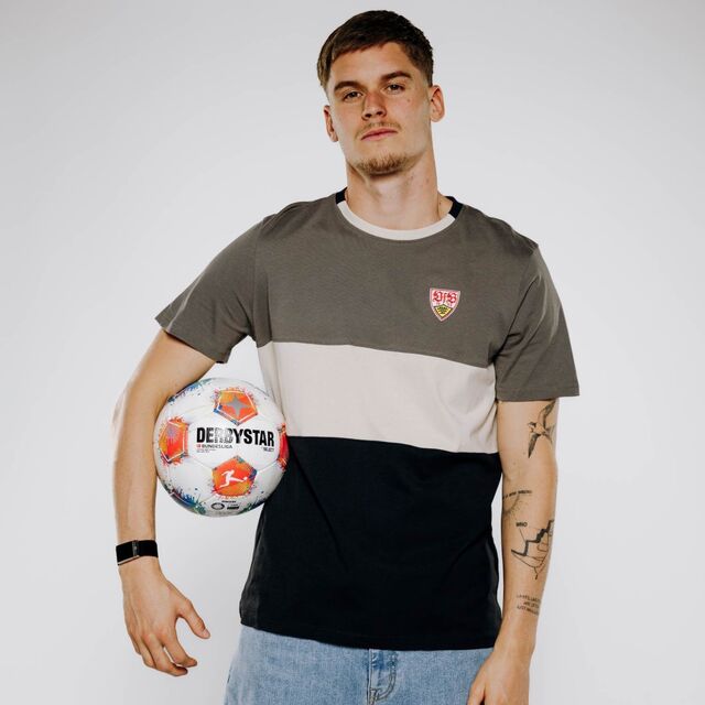 T-Shirt mit Streifenmuster getragen von Ramon Hendriks 