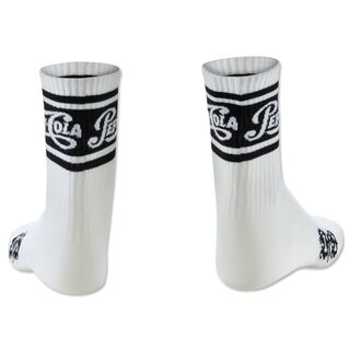 Weiße Socken mit schwarzen Akzenten und Schriftzug Pepsi Cola sowie Schriftzug VfB 