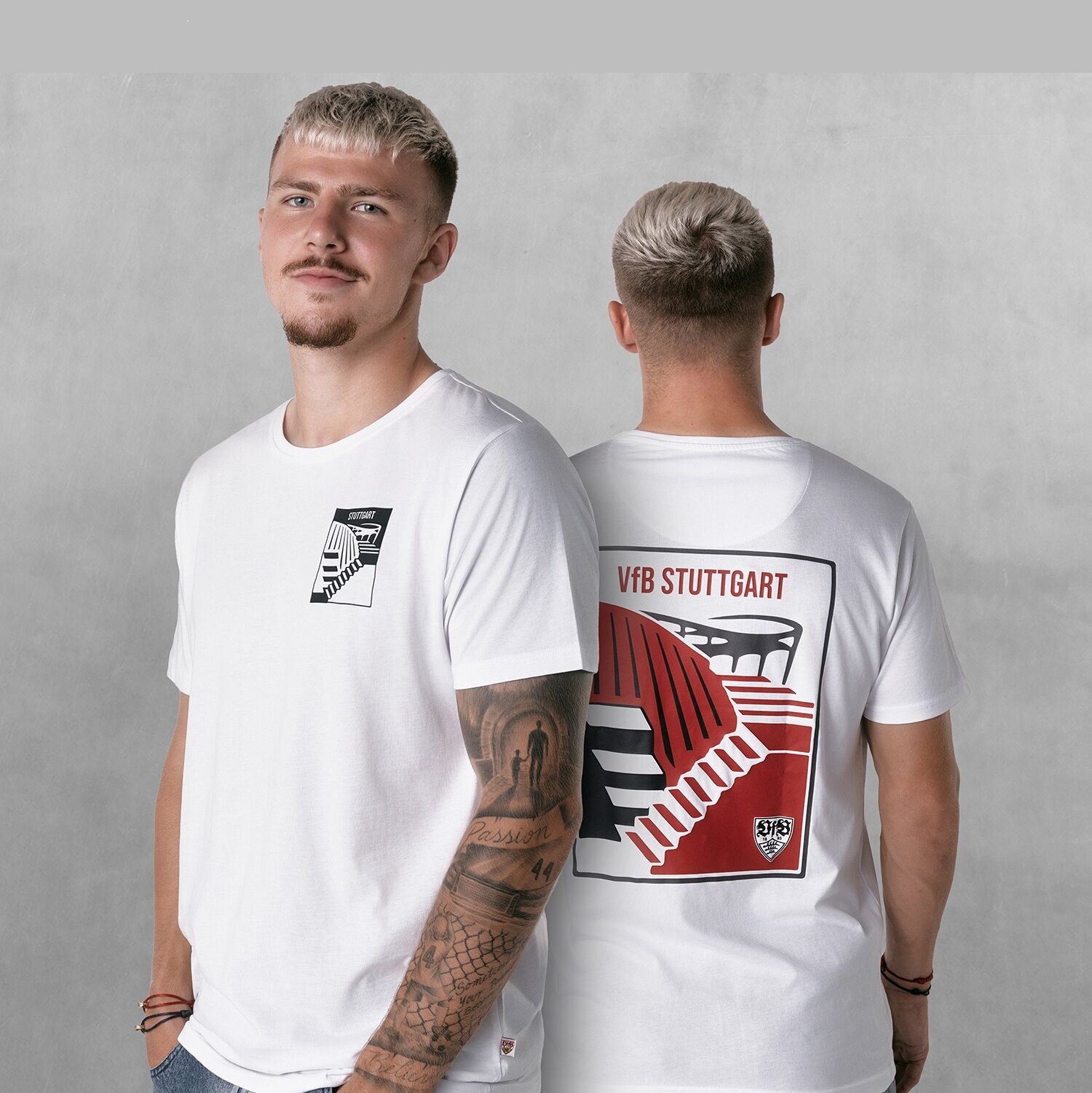Finn Jeltsch trägt das VfB T-Shirt Stäffele 