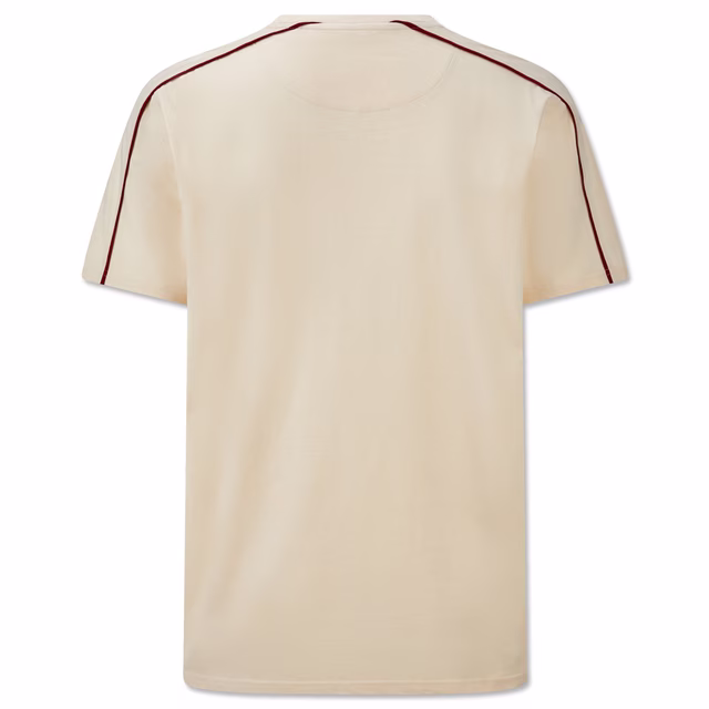 beigefarbenes T-Shirt mit roten Linien an den Schultern