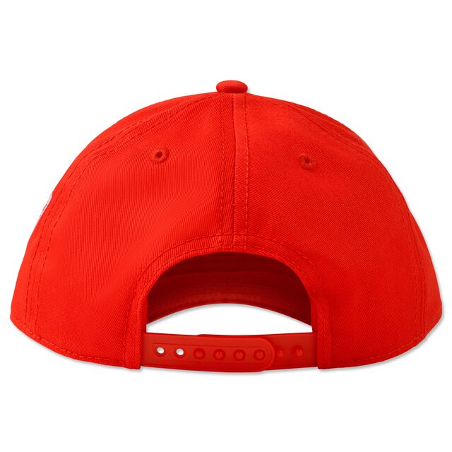 rote Rückseite der Kappe mit Snapback zur Größeneinstellung