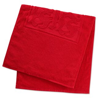 zusammengefaltetes rotes Duschtuch mit VfB Wappen