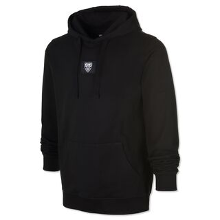 schwarzer Hoodie mit kleinem weißen VfB Wappen auf der Vorderseite
