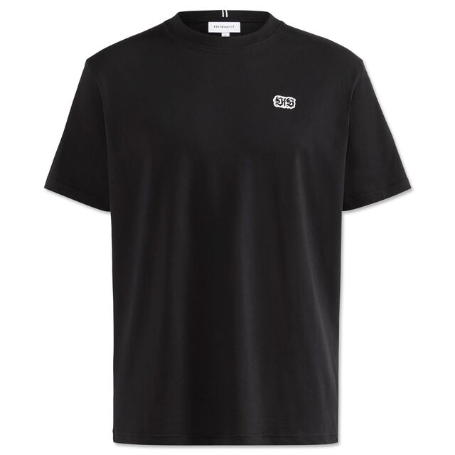 schwarzes T-Shirt mit kleinem VfB Logo auf der Brust